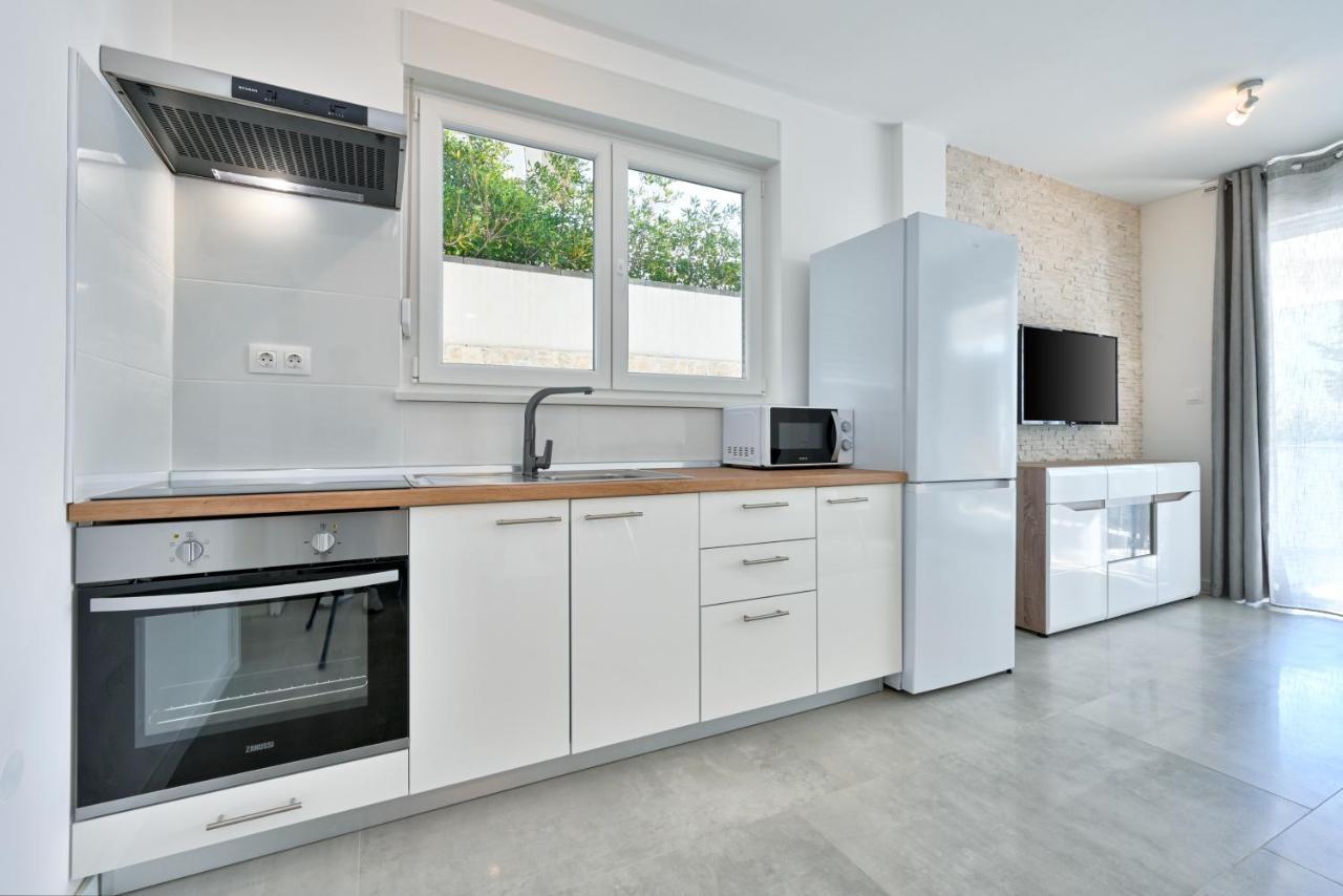 Relax Apartments Novalja Zewnętrze zdjęcie