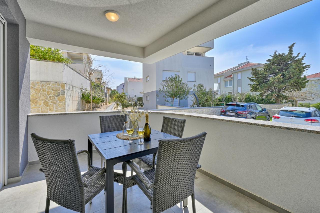 Relax Apartments Novalja Zewnętrze zdjęcie